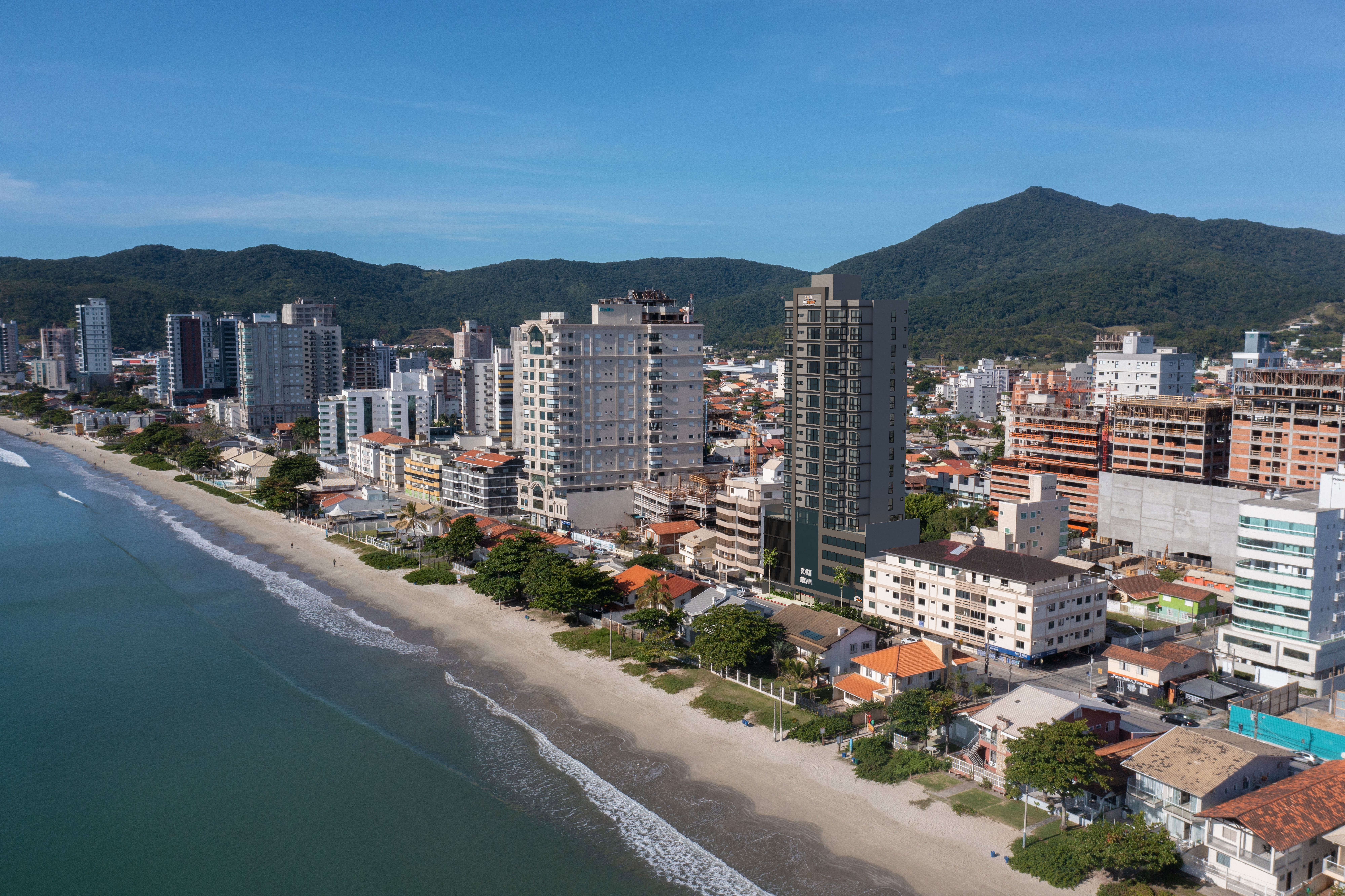 Apartamento com 4 quartos à venda em PORTO BELO/SC · PropWase