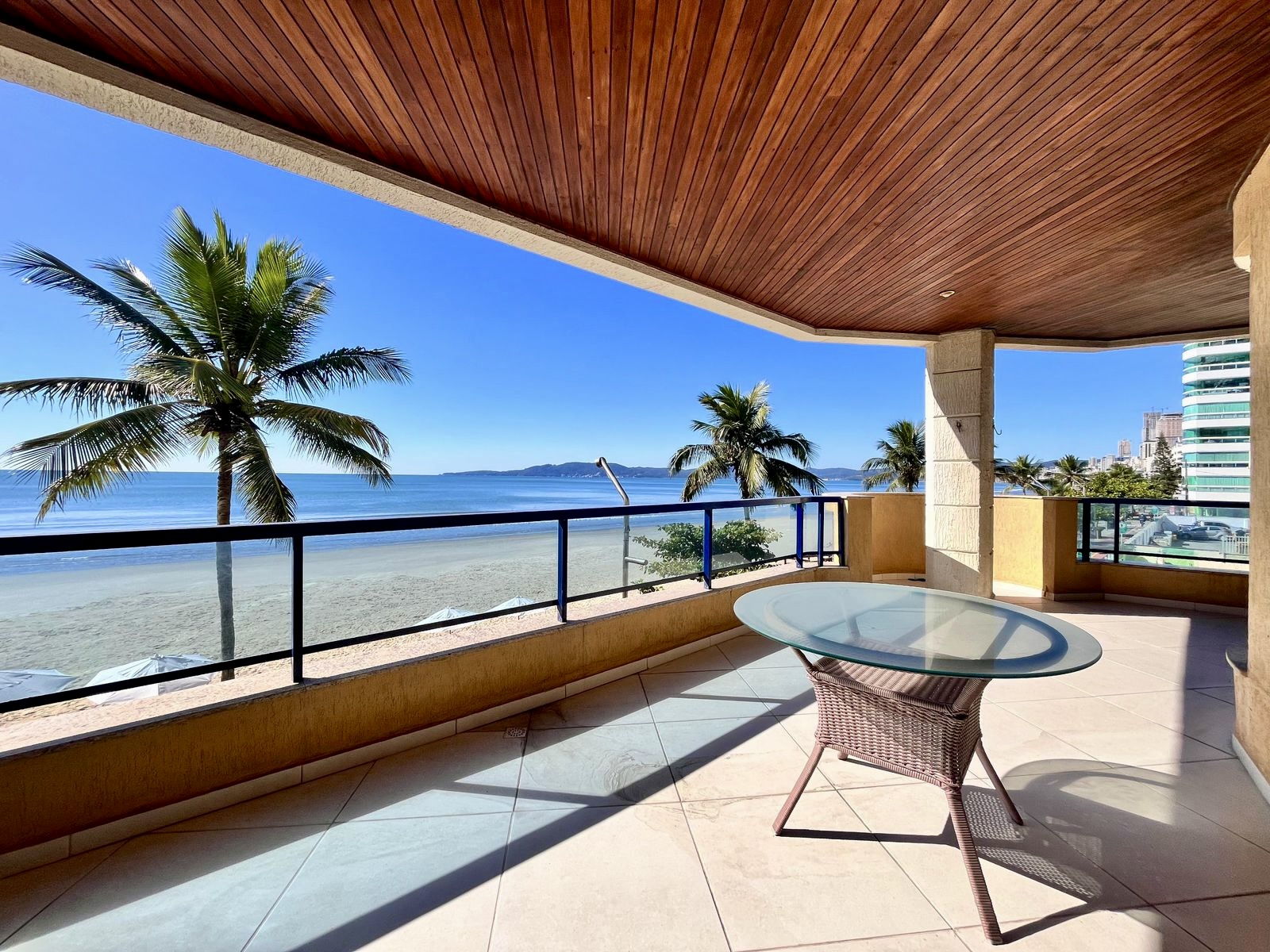 Apartamento com 4 quartos à venda em Meia Praia, Itapema/SC · PropWase